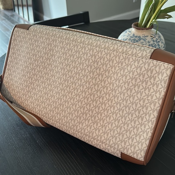 Michael Kors Weekender Duffle Bag - Picture 6 of 10